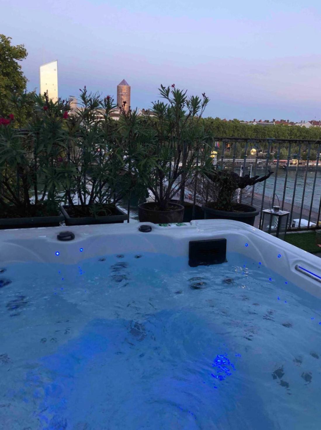 Coeur De Lyon Avec Terrasse Et Jacuzzi Daire Dış mekan fotoğraf